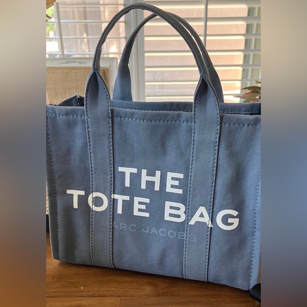 Marc jacobs the tote bag